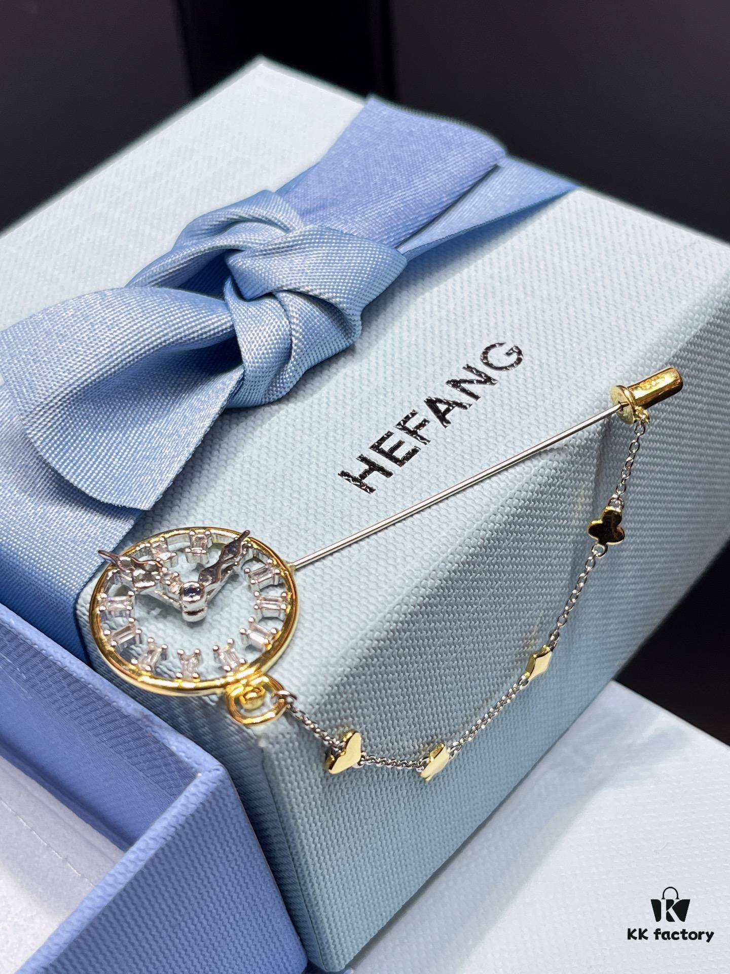 I bet your coat is missing a brooch🔷