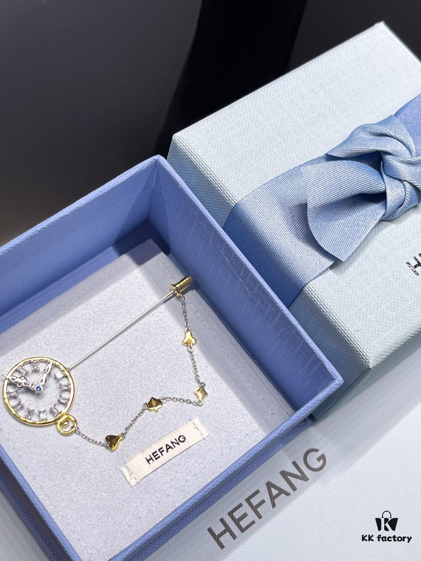 I bet your coat is missing a brooch🔷