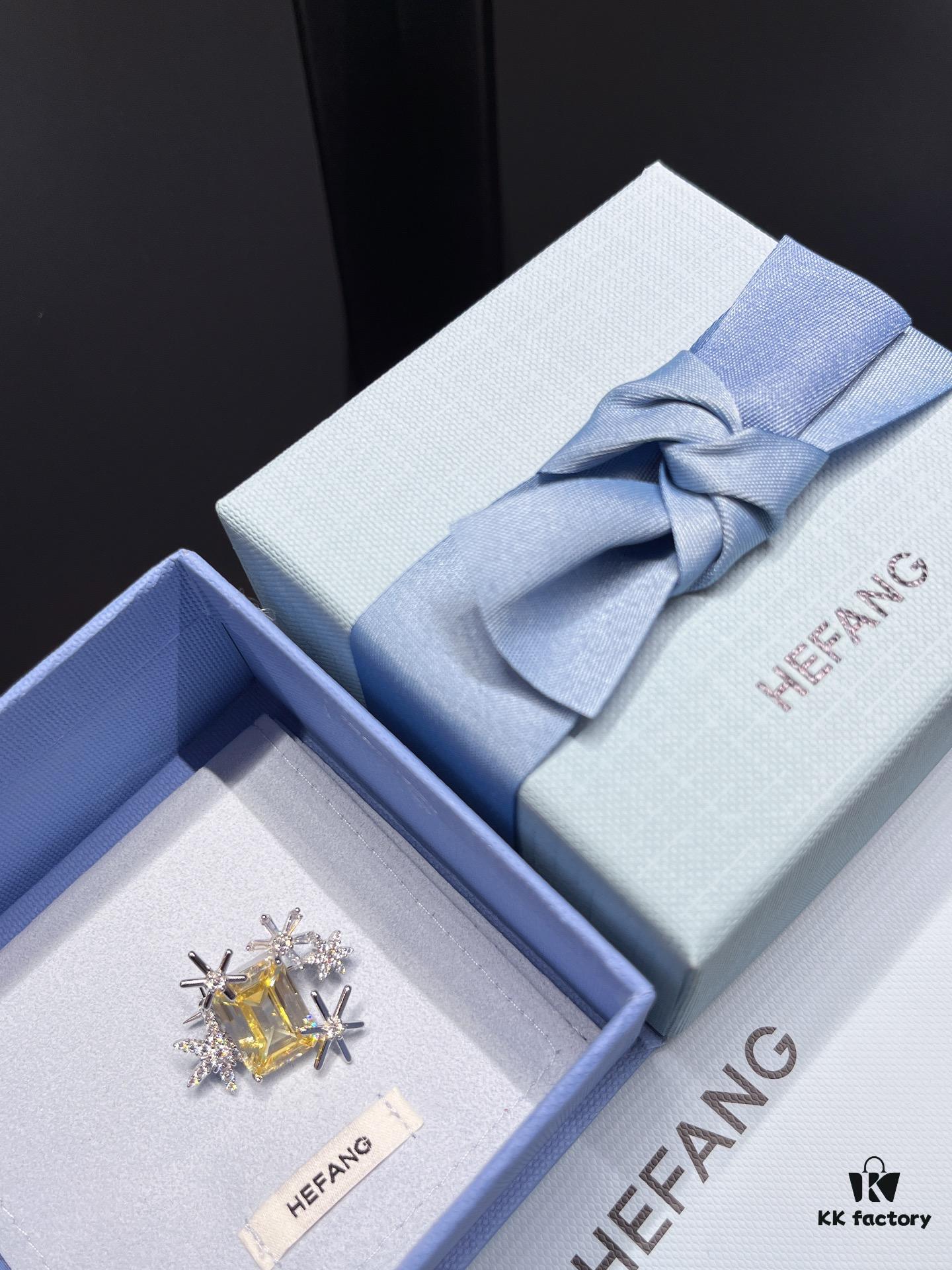 I bet your coat is missing a brooch🔷