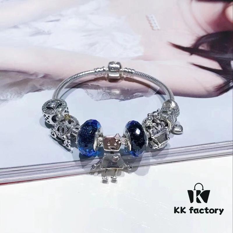 Pandora Pandora Blue Bella New Arrival! Made with counter materials, perfectly crafted one-to-one, quality comparable to official store! Sparkling blue faceted glass, fairy tale pumpkin carriage, lucky coin charm, fully diamond-encrusted 'cure-all', Mickey car 🚗, paired with robot 🤖️ Bella pendant. S925 silver comes with official packaging! 🍃🌺