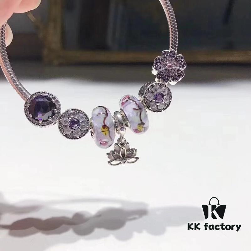 Pandora Cherry Blossom 🌸 and Purple Lotus New Arrival! Made with authentic counter materials, perfectly crafted at a 1:1 ratio, quality comparable to official retail! Cherry blossom 🌸 purple glass beads, sparkling rhinestone purple orchid charm, pink-to-purple gradient flower 🌺, double-layer lotus pendant, S925 silver with original packaging!