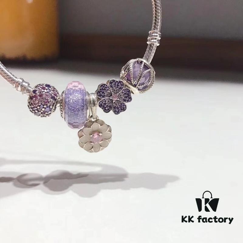 Pandora Pandora Silver Wire Purple Flower New Arrival! Highest Quality Available, Compatible with Official Counter Cleaning! Made with Cabinet Materials, Perfect 1:1 Craftsmanship! Imported Original Purple Glass from Thailand 🇹🇭, Sparkling Diamond Beads, Shiny Full-Paved Purple Five-Petal Flower, Purple Lace-Covered Ball Pendant. S925 Silver Comes with Official Packaging!