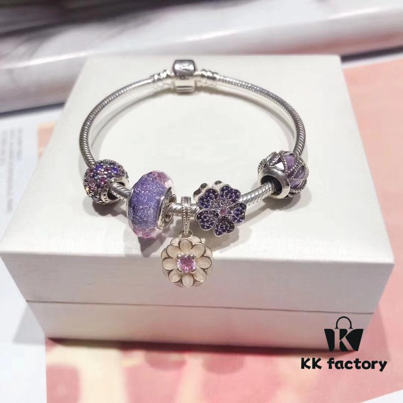 Pandora Pandora Silver Wire Purple Flower New Arrival! Highest Quality Available, Compatible with Official Counter Cleaning! Made with Cabinet Materials, Perfect 1:1 Craftsmanship! Imported Original Purple Glass from Thailand 🇹🇭, Sparkling Diamond Beads, Shiny Full-Paved Purple Five-Petal Flower, Purple Lace-Covered Ball Pendant. S925 Silver Comes with Official Packaging!