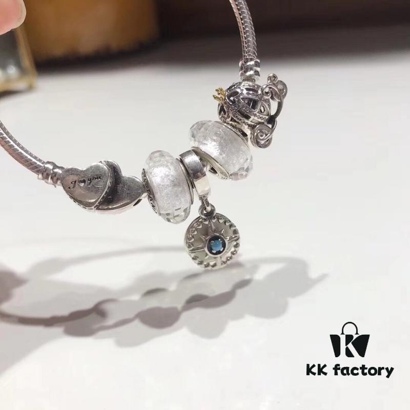 Pandora White Lover New Arrival! Made with counter-grade materials, perfectly crafted in 1:1 precision, quality comparable to official store products! Featuring white faceted crystal, fairy-tale pumpkin carriage, love double-heart charm, North Star pendant, and the iconic White Lover design. Crafted in S925 sterling silver and comes with official packaging!
