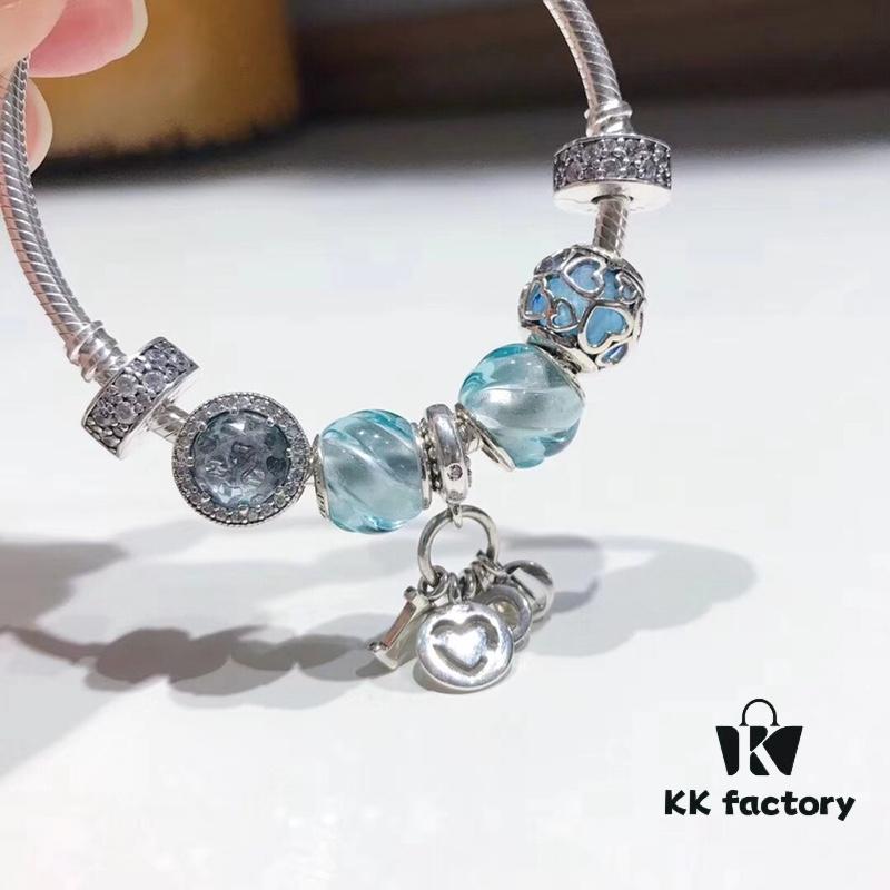 Pandora Pandora Ocean Blue Twist Love New Arrival! Made with counter materials, perfectly crafted one-to-one, quality comparable to official counter! Ocean blue striped glass, ocean blue entwined love, ocean blue cat's eye, full diamond positioned clasp, I love you flashing diamond pendant, S925 silver comes with official counter packaging!