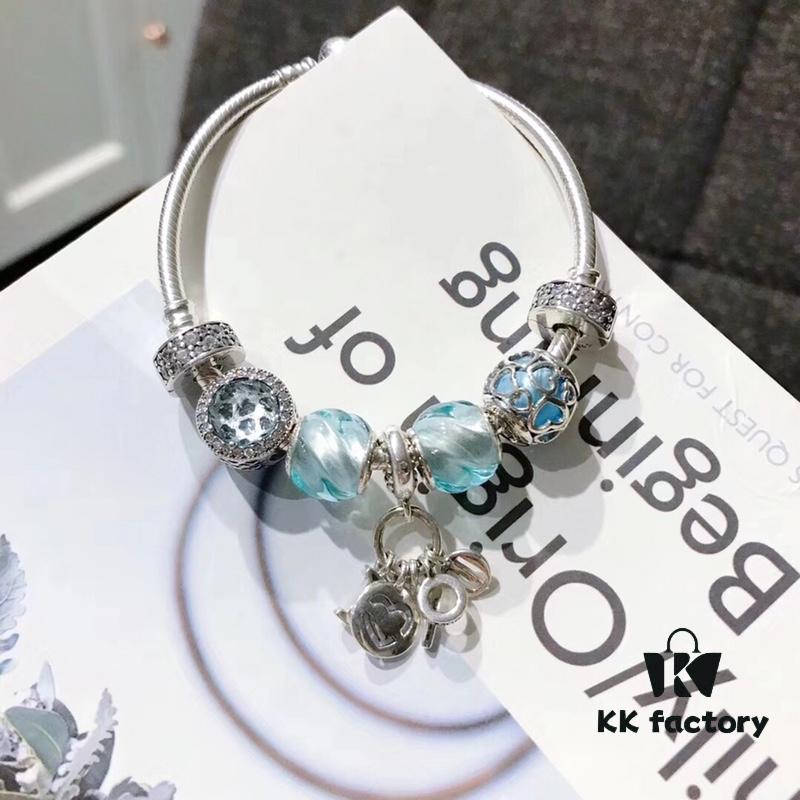 Pandora Pandora Ocean Blue Twist Love New Arrival! Made with counter materials, perfectly crafted one-to-one, quality comparable to official counter! Ocean blue striped glass, ocean blue entwined love, ocean blue cat's eye, full diamond positioned clasp, I love you flashing diamond pendant, S925 silver comes with official counter packaging!