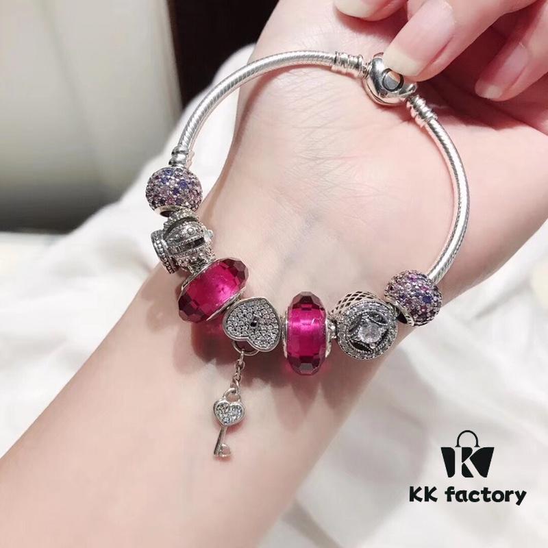 Pandora Rose Red Sparkling Crystal Heart Key Pendant! New Arrival! Made with Cabinet Materials, Perfect 1:1 Craftsmanship, Quality Comparable to Official Counter! Rose red faceted glass, lucky sparkling beads, openwork crown, pink-purple sparkling beads, heart-shaped key charm, S925 silver, comes with official packaging!