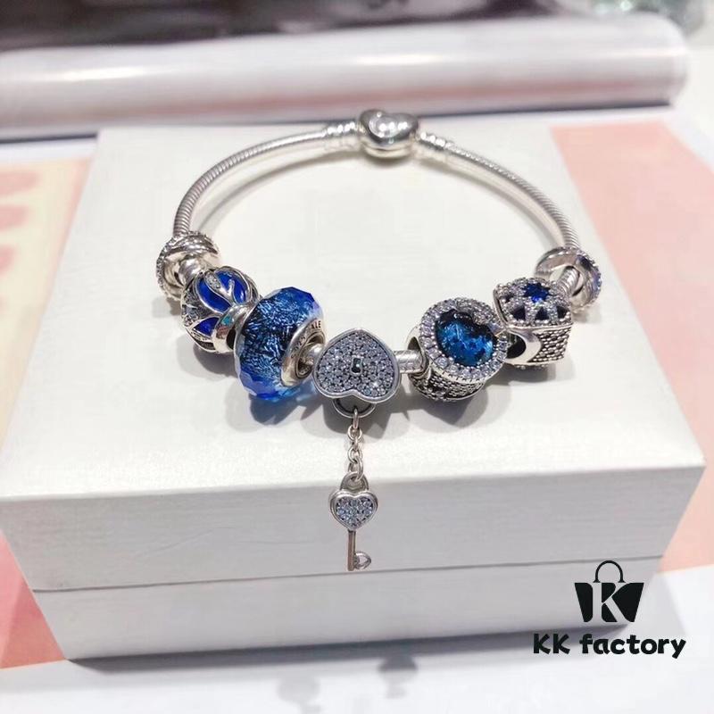 Pandora Pandora Silver Wire Blue Opal Key New Arrival! Top Quality on Market, Compatible with Official Store Cleaning! Made with One-to-One Perfect Craftsmanship Using Counter Materials! Imported Original Thai Silver Wire and Blue Glass, Sparkling Shine, Beauty of Glaciers, Heart-Shaped Key, S925 Silver with Official Packaging!