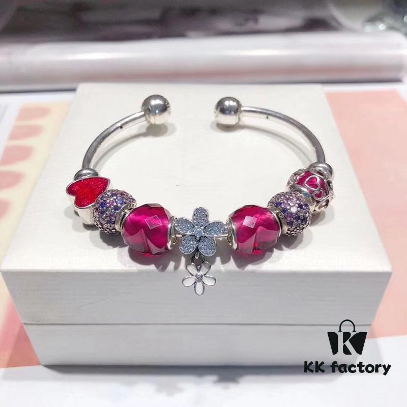 Pandora Shining Pink Daisy Pendant Charm - Bright Daisy Flower with S925 Sterling Silver, Radiant Pink Enamel Accents