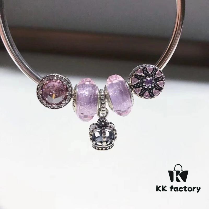 Pandora Romantic Purple Openwork Crown Crown 👑! Made with boutique materials, perfectly crafted one-to-one, quality comparable to boutique! Romantic lavender shimmering purple, pink cat's eye, pink-purple emblem, openwork crown 👑, comes with boutique packaging! 🍃🌺