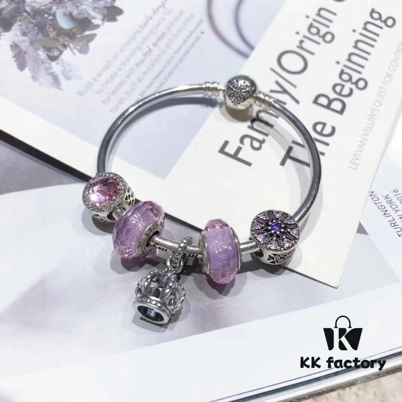 Pandora Romantic Purple Openwork Crown Crown 👑! Made with boutique materials, perfectly crafted one-to-one, quality comparable to boutique! Romantic lavender shimmering purple, pink cat's eye, pink-purple emblem, openwork crown 👑, comes with boutique packaging! 🍃🌺