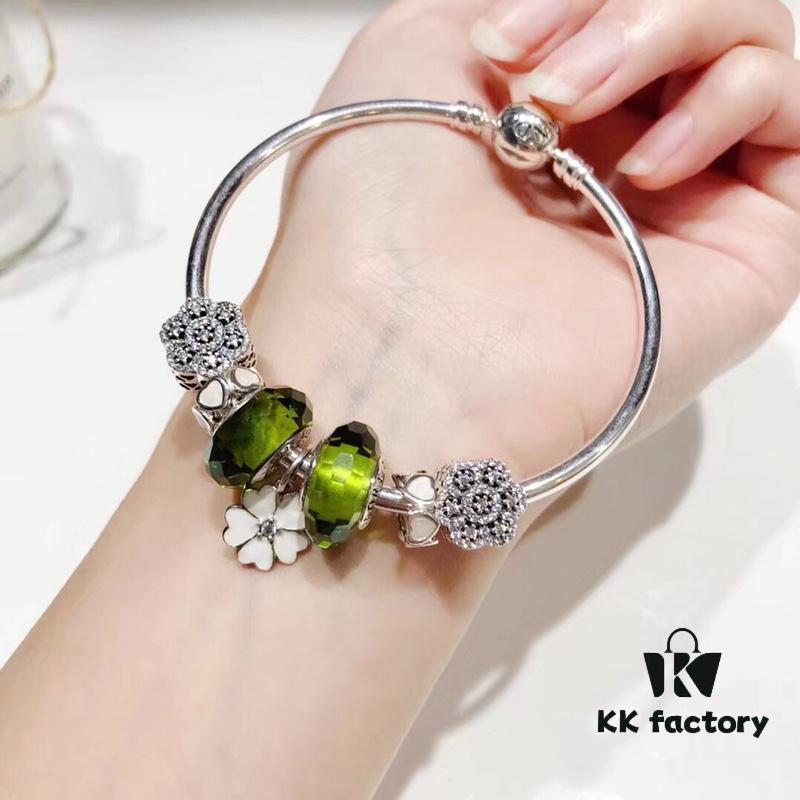 Pandora Olive Green Fresh Floral Pendant🌸 New Arrival! Perfectly crafted with boutique materials, matching store quality!