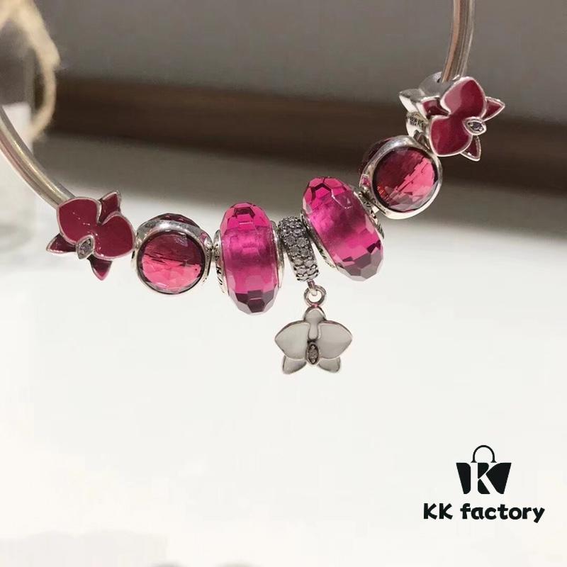 Pandora Bright Pink Orchid New Arrival! Exquisite Craftsmanship with Authentic Materials, Perfect 1:1 Replication, Quality Comparable to Retail Store Version! Brilliant Faceted Bright Pink Glass, Three-Sided Pink Cat's Eye, Elegant Orchid Pendant, Made of S925 Silver and Comes with Original Retail Packaging!