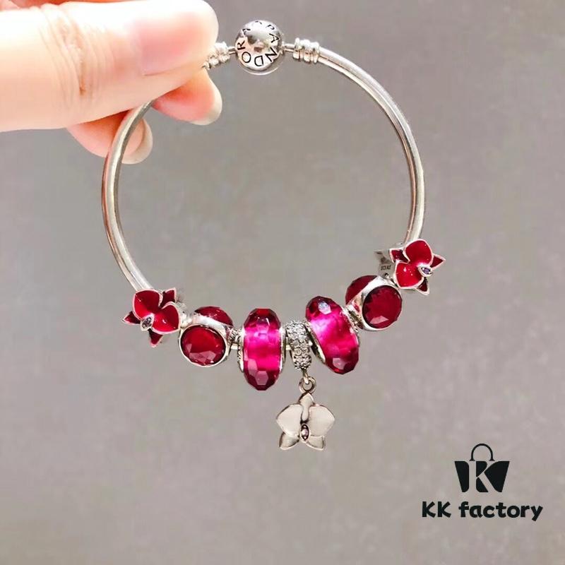 Pandora Bright Pink Orchid New Arrival! Exquisite Craftsmanship with Authentic Materials, Perfect 1:1 Replication, Quality Comparable to Retail Store Version! Brilliant Faceted Bright Pink Glass, Three-Sided Pink Cat's Eye, Elegant Orchid Pendant, Made of S925 Silver and Comes with Original Retail Packaging!