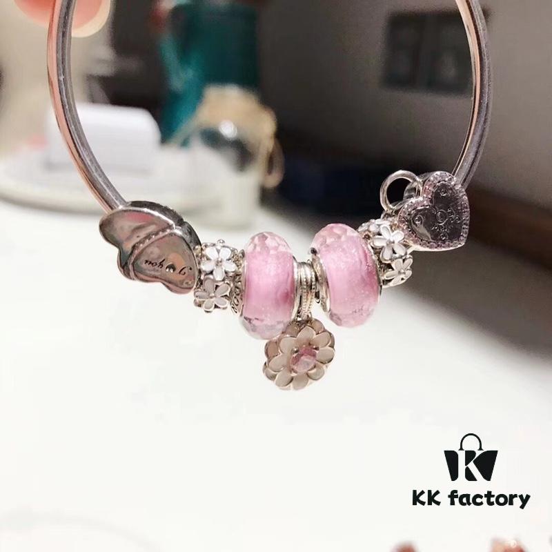 Pandora Pandora Silver Wire Pink Flower Blossom 🌺 New Arrival! Made with counter materials, perfectly crafted one-to-one, quality comparable to official store! Silver wire pink faceted crystal, cherry blossom 🌸 spacer beads, heart-to-heart 💕, pink diamond flower pendant, S925 silver comes with official packaging! 🍃🌺