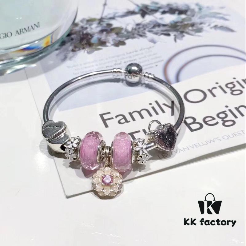 Pandora Pandora Silver Wire Pink Flower Blossom 🌺 New Arrival! Made with counter materials, perfectly crafted one-to-one, quality comparable to official store! Silver wire pink faceted crystal, cherry blossom 🌸 spacer beads, heart-to-heart 💕, pink diamond flower pendant, S925 silver comes with official packaging! 🍃🌺