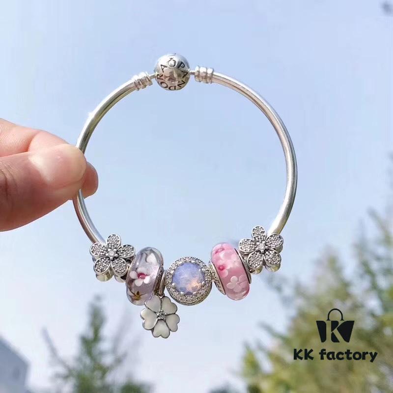 Pandora Pink and Purple Two-Tone Flower Daisy Sparkling New Arrival! Crafted with counter-grade materials, perfectly replicating the original design, quality comparable to official store products!