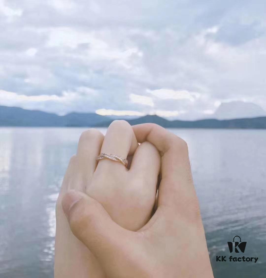 Pandora Wheel of Fate Rose Gold Ring 💍 A popular in-store style with meaningful symbolism