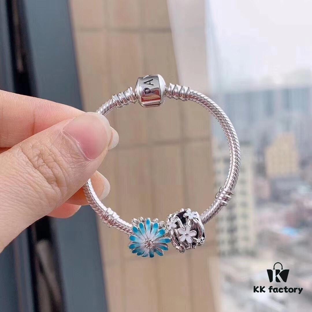 Pandora 2020 Garden Collection 'Fresh Daisy' Bracelet Set (Kids Size 13-16cm) - Blue Enamel Daisy Design