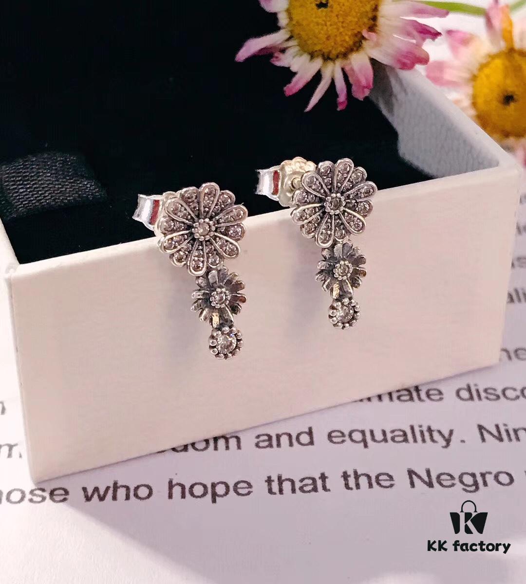 Panjia Spring New Arrival Shiny Daisy Stud Earrings