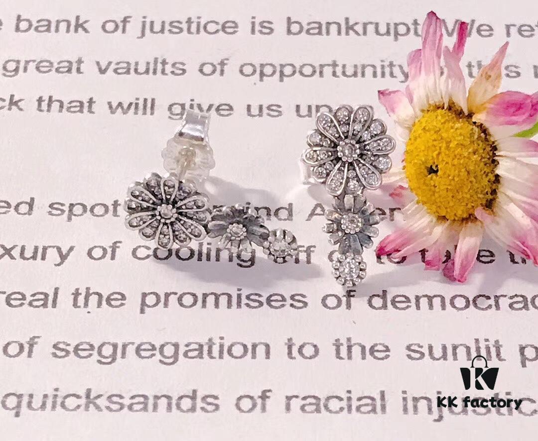 Panjia Spring New Arrival Shiny Daisy Stud Earrings