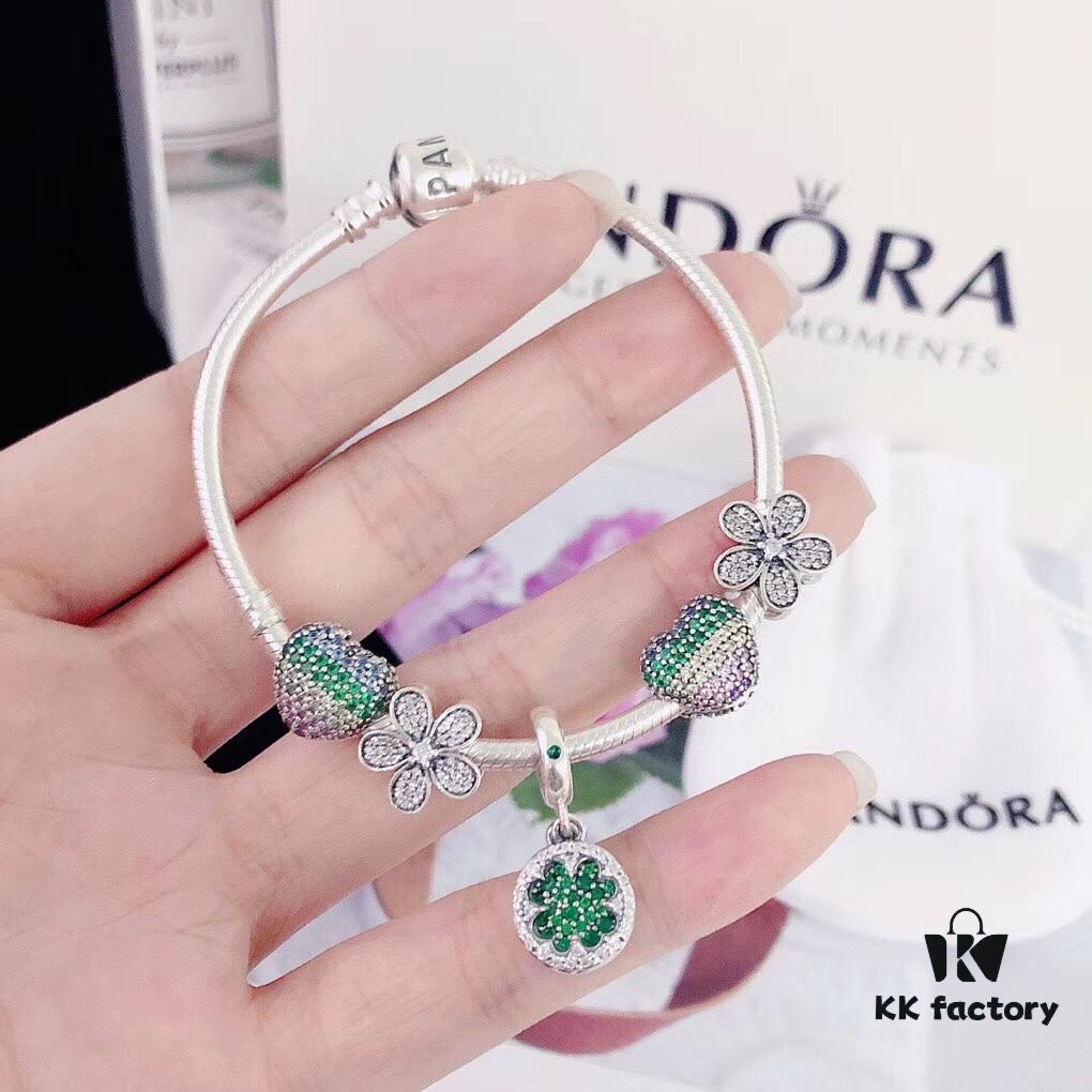 Exclusive Launch 🍀 Lucky Four-Leaf Clover 🍀 Symbolizing Happiness and Joy 🍀 Fresh and Elegant Design 🍀 Stunningly Beautiful! Attracts Envious Glances with Every Move! A Must-Have Bestseller – Grab Yours Now!