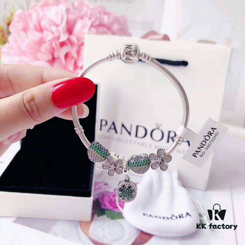 Exclusive Launch 🍀 Lucky Four-Leaf Clover 🍀 Symbolizing Happiness and Joy 🍀 Fresh and Elegant Design 🍀 Stunningly Beautiful! Attracts Envious Glances with Every Move! A Must-Have Bestseller – Grab Yours Now!