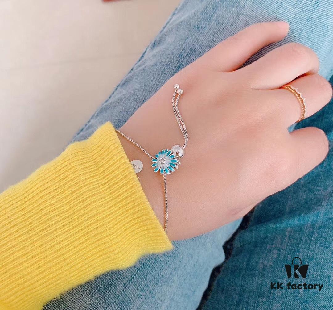 2020 Pandora Latest Garden Collection 'Blue Daisy' Bracelet Set 💫 Pandora 'Fresh Style' Adjustable Bracelet ✨ Floral World 🌼 Blooming Radiantly in the Sunlight 🎉 Symbolizing Freedom with Daisies 🌼 Embracing the Vitality of Spring 🌟 Beautiful Blooms 🌼