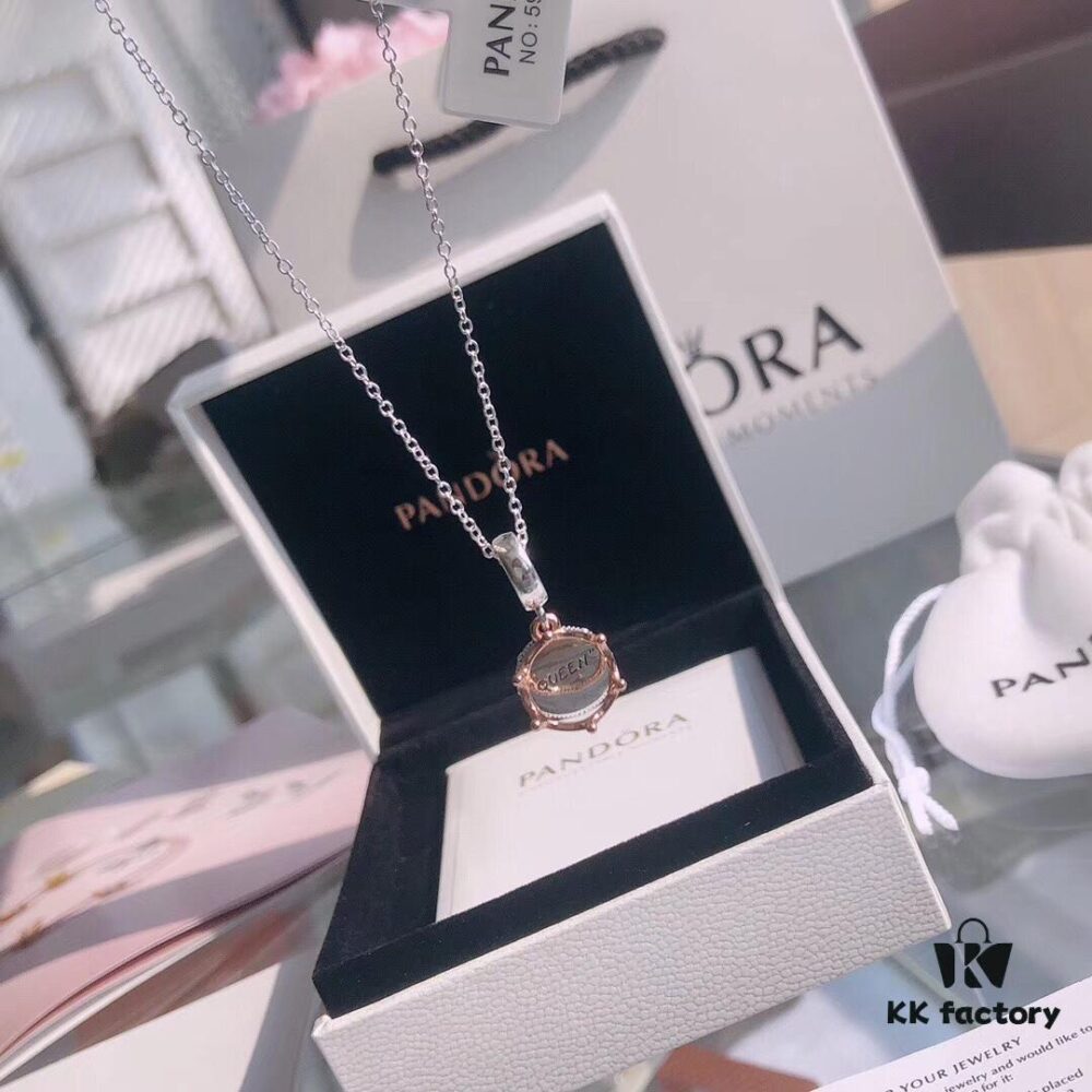 New Arrival✨Pandora Official Website Same Style 'Queen and Crown' Necklace, Crown Shape with Double-Sided Two-Tone Design of 'Empress', Engraved with 'Queen' at Center