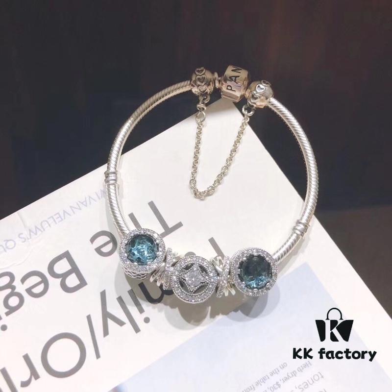 Pandora Pandora's Starry Sky Horizon New Arrival Elegant Dark Blue Flash Diamond Cat Eye Bracelet with Lucky Coin Charm and Heart Safety Chain in S925 Silver