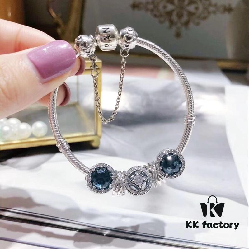 Pandora Pandora's Starry Sky Horizon New Arrival Elegant Dark Blue Flash Diamond Cat Eye Bracelet with Lucky Coin Charm and Heart Safety Chain in S925 Silver