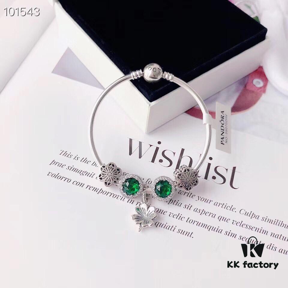 Exclusive Launch 🍀 Classic Cat's Eye with Lucky Clover Pendant 🍀 Symbolizing Good Luck and Happiness 🍀 Stunningly Beautiful!