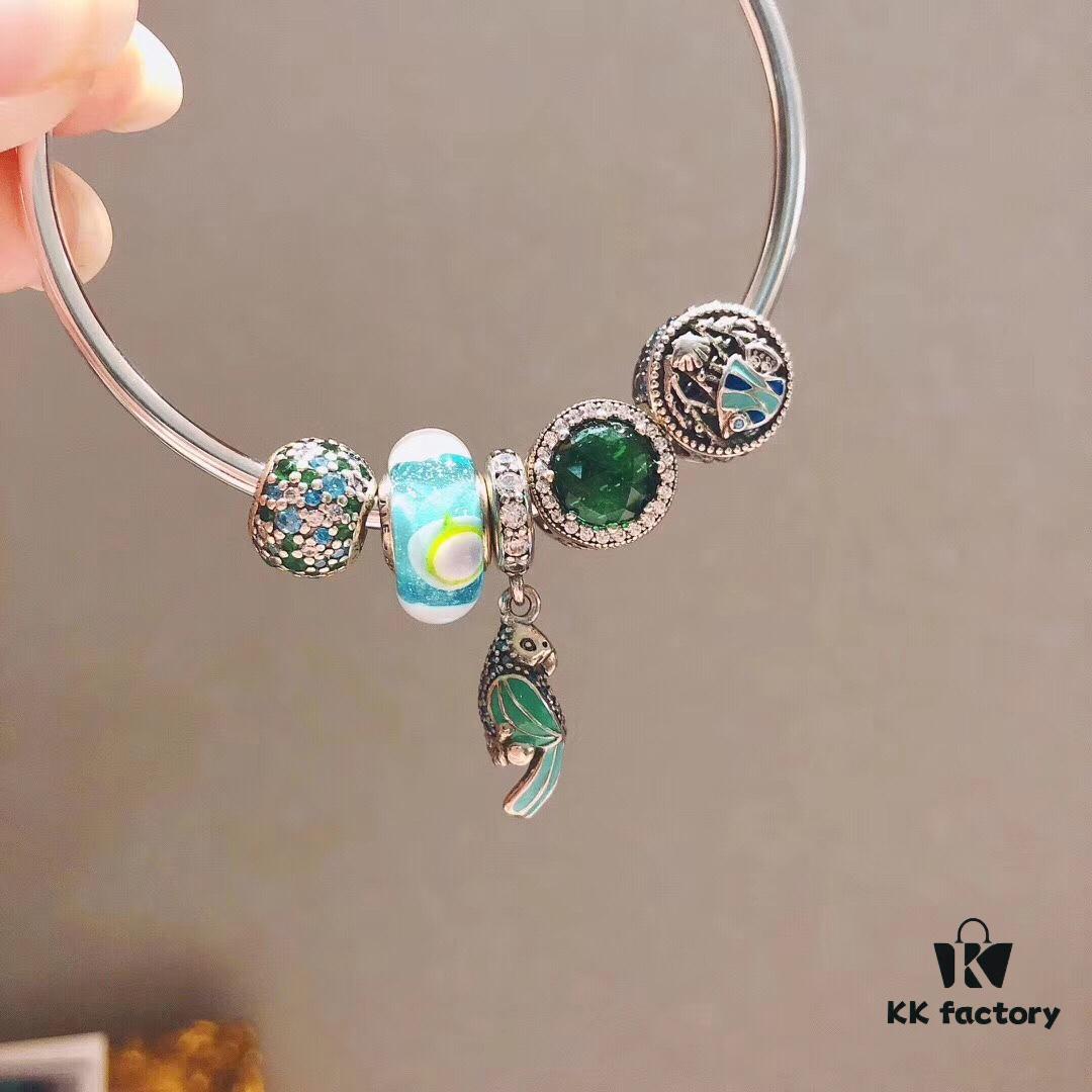 Pandora Rainbow Mint Parrot New Arrival! Crafted with authentic boutique materials, perfectly replicated to match retail quality!