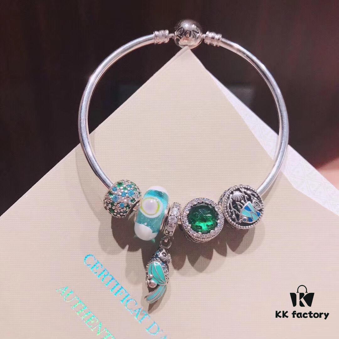 Pandora Rainbow Mint Parrot New Arrival! Crafted with authentic boutique materials, perfectly replicated to match retail quality!