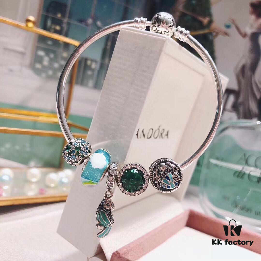 Pandora Rainbow Mint Parrot New Arrival! Crafted with authentic boutique materials, perfectly replicated to match retail quality!