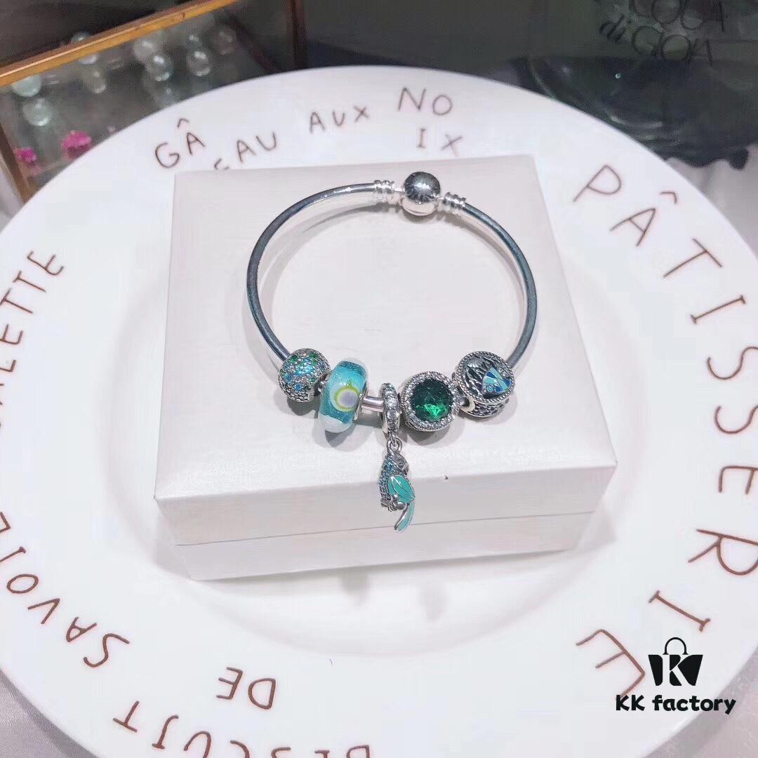 Pandora Rainbow Mint Parrot New Arrival! Crafted with authentic boutique materials, perfectly replicated to match retail quality!