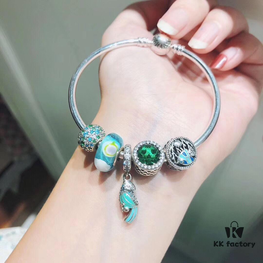 Pandora Rainbow Mint Parrot New Arrival! Crafted with authentic boutique materials, perfectly replicated to match retail quality!