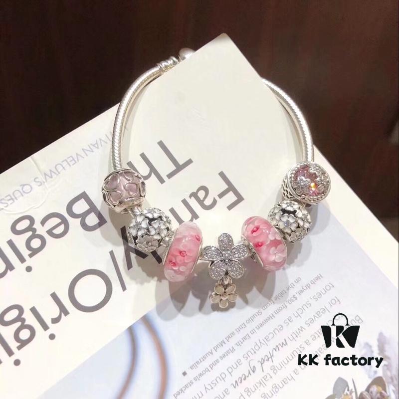 Pandora Pink Peach Blossom, Drifting Affection 🌺 New Arrival! Perfectly Crafted with Authentic Materials, One-to-One Replica, Quality Comparable to Retail Store Version! Featuring Peach Blossom Glass Bead, Cherry Blossom Cat's Eye Pearl, Pink Entwined Love Charm, White Daisy Bead, and Fully Diamond-Paved Daisy Flower Pendant. Made in S925 Silver with Official Retail Packaging!