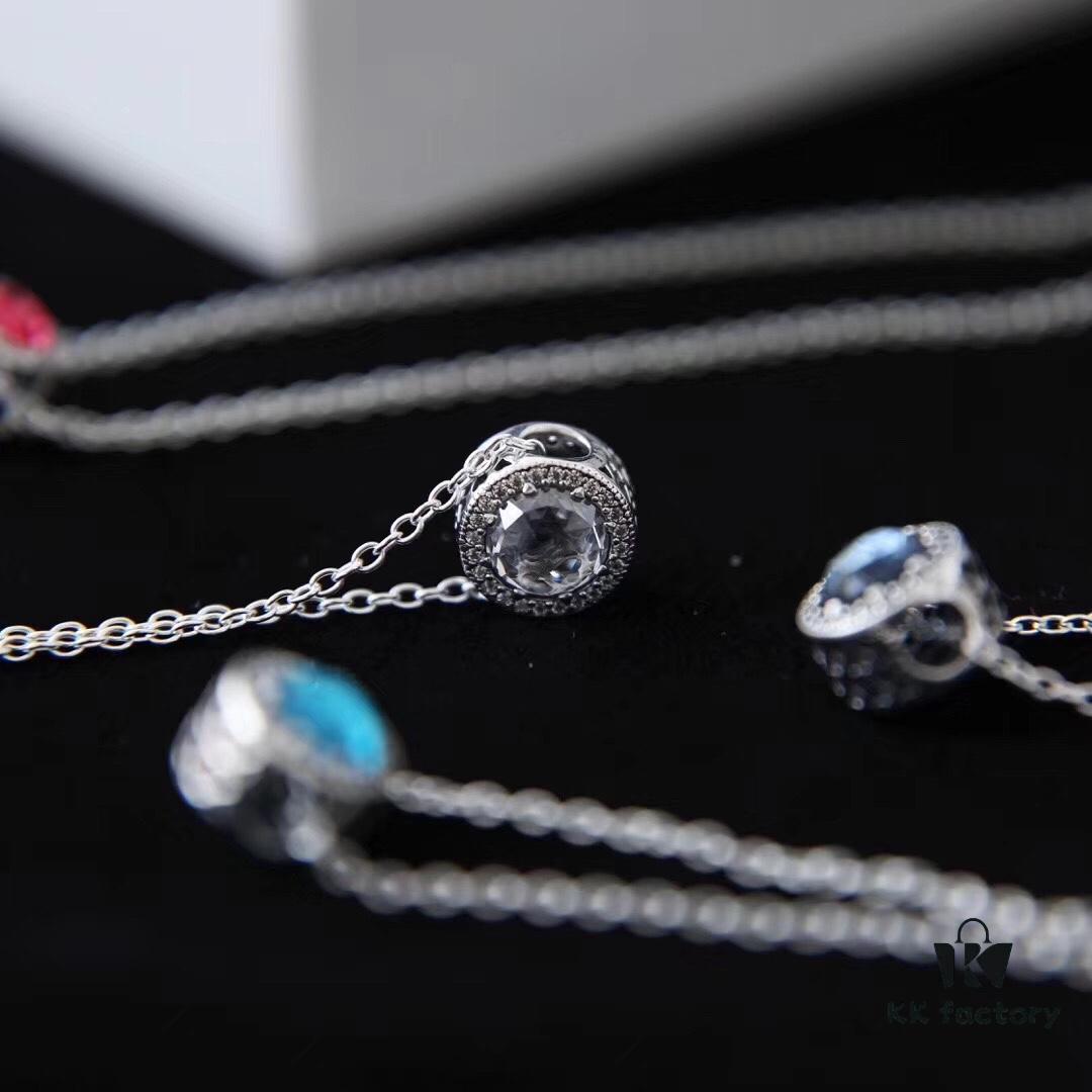 Each Pandora bead and necklace is engraved with precise markings, pay attention to the delicacy and position of the engravings