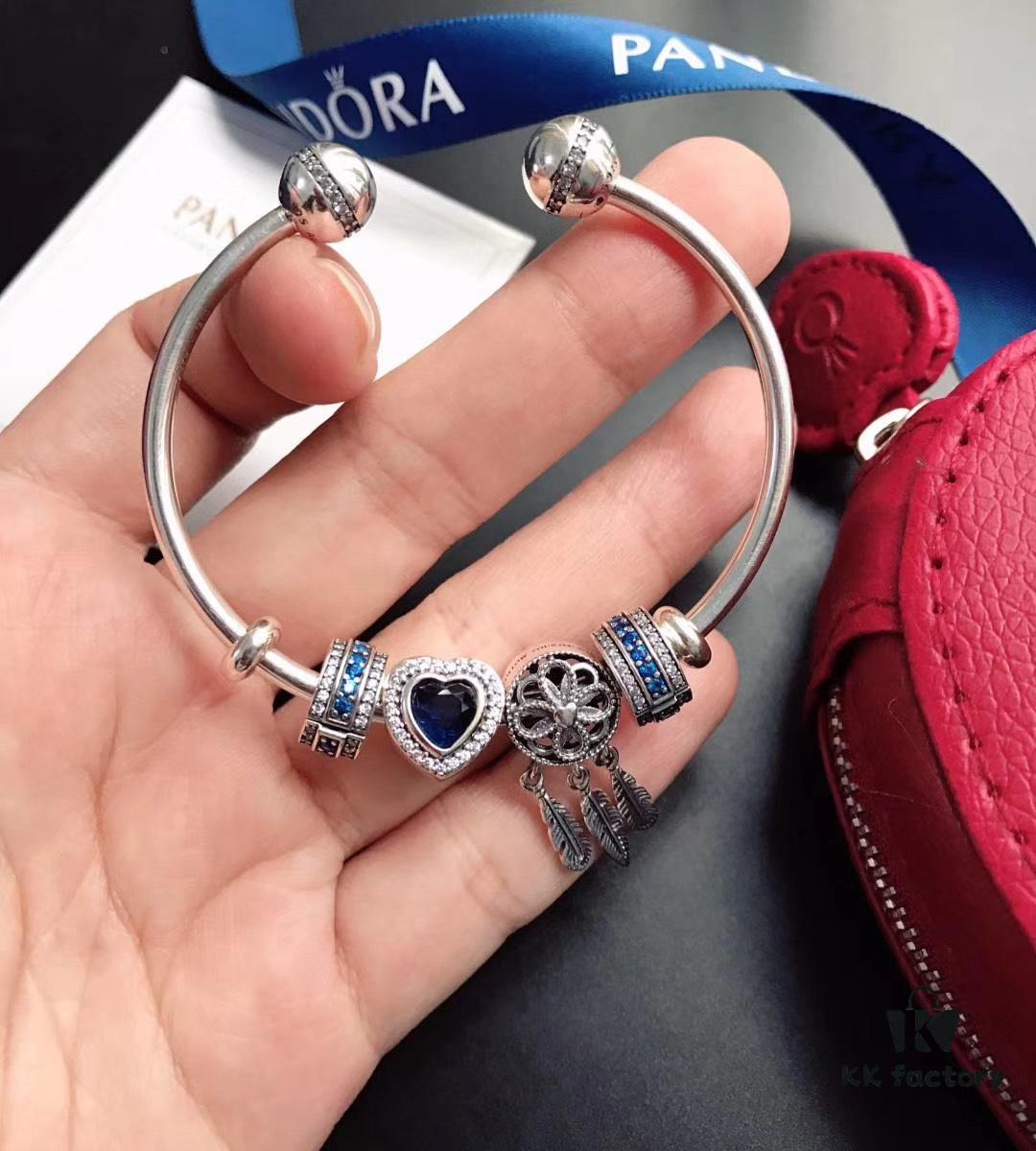 Pandora ❄️ New Year's Collection Recommended. Proxy Purchase Level Personalized Bracelet 925 Sterling Silver, Imported Eight Hearts and Eight Arrows Rhinestones, Full Weight and Quantity, Handcrafted Setting, Synthetic Cubic Zirconia, Enamel