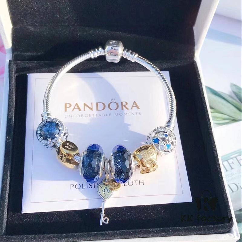 Pandora Pandora Silver Wire Sparkling Blue Key 🔑 New Arrival! Perfectly crafted with boutique materials, one-to-one replication, quality comparable to official store products! Nocturnal silver wire with sparkling blue glass, 14K gold-plated ingot charm, lucky pouch, star and moon ☪️ beads, multicolor key 🔑 pendant, S925 silver with original boutique packaging! 🍃🌺