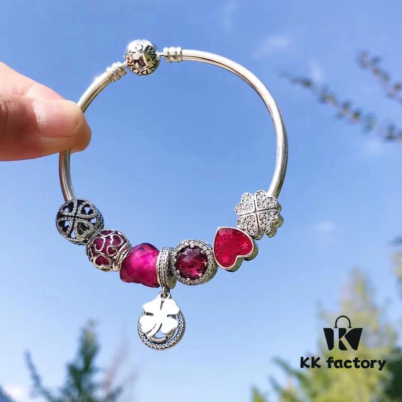 Pandora Enamel Clover Passionate Rose Red New Arrival! High-Quality Replica with Original Materials, Full Diamond-Paved Hollow Clover Pendant with Rose Red Heart Faceted Glass and Sparkling Cat's Eye, Double-Layer Clover Charm with S925 Silver and Authentic Packaging