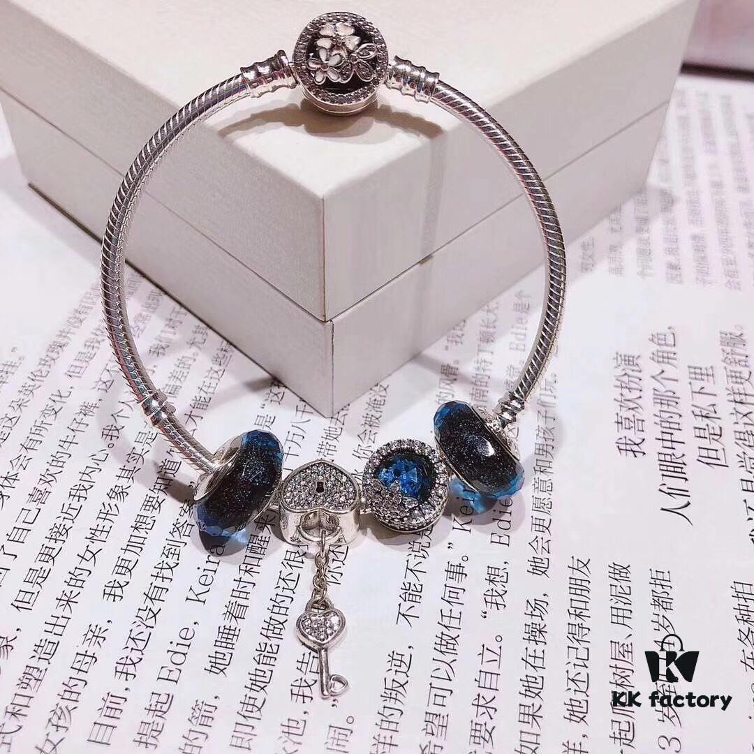 Pandora Pandora Sparkling Blue Diamond Key 🔑 New Arrival! Made with counter materials, perfectly crafted one-to-one, quality comparable to counter!