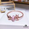 Pandora Rose Mini Reindeer New Arrival! Made with ZP material, perfectly crafted, quality comparable to ZP! Silver wire pink faceting, cute and playful little reindeer 🦌🍃🌺