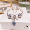 Pandora Elegant Bubble White and Blue Snowflake ❄️ New Arrival! High-Quality Replica with Cabinet-Grade Materials, Perfect Craftsmanship Comparable to Authentic Counter Version! Featuring Elegant White Bubble Glass, Crystal-Clear Snowflakes ❄️, Blue Snowflake Pendant. Made with S925 Silver and Comes with Original-Like Packaging! 🍃🌺