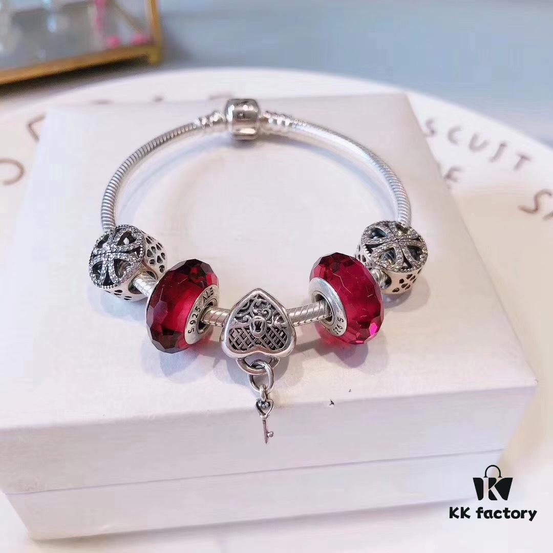 Pandora Rose Vintage Key 🔑 New Arrival! Made with boutique materials, perfectly crafted to match the original quality!