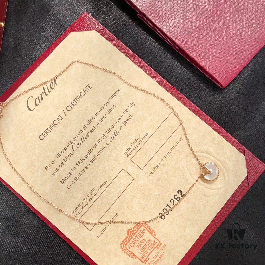 Authentic Mold, 1:1 Replica Cartier Amulet, Vacuum Plated 18K Real Gold, Triple Micro-Plating Resistant to Fading, Hypoallergenic! Chain Length 45cm, Featuring Natural Red Carnelian, White Mother-of-Pearl, and Swarovski Crystals! This Summer's Most Elegant and Affordable Accessory!