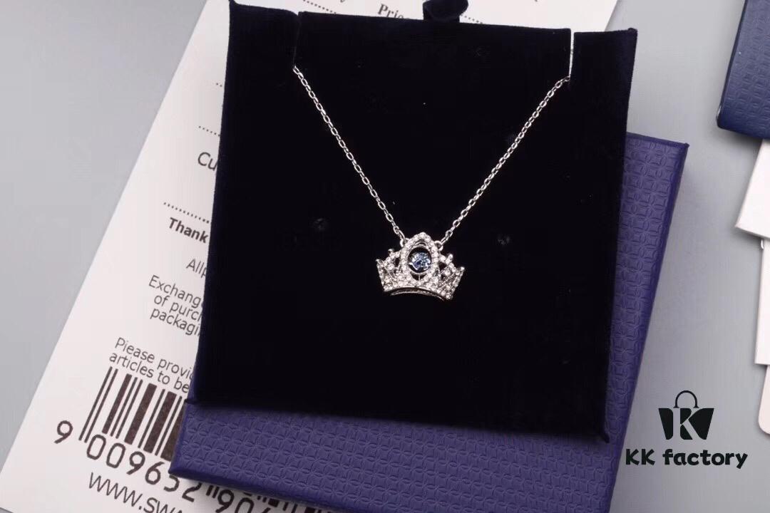 New Arrival 💥 Bee a Queen Pendant Necklace – A Dazzling Valentine's Gift Celebrating Self-Empowerment and Elegance