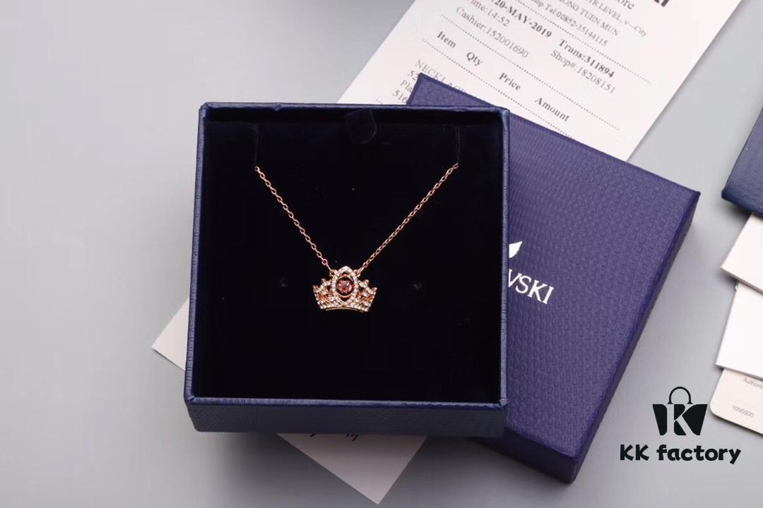New Arrival 💥 Bee a Queen Pendant Necklace – A Dazzling Valentine's Gift Celebrating Self-Empowerment and Elegance