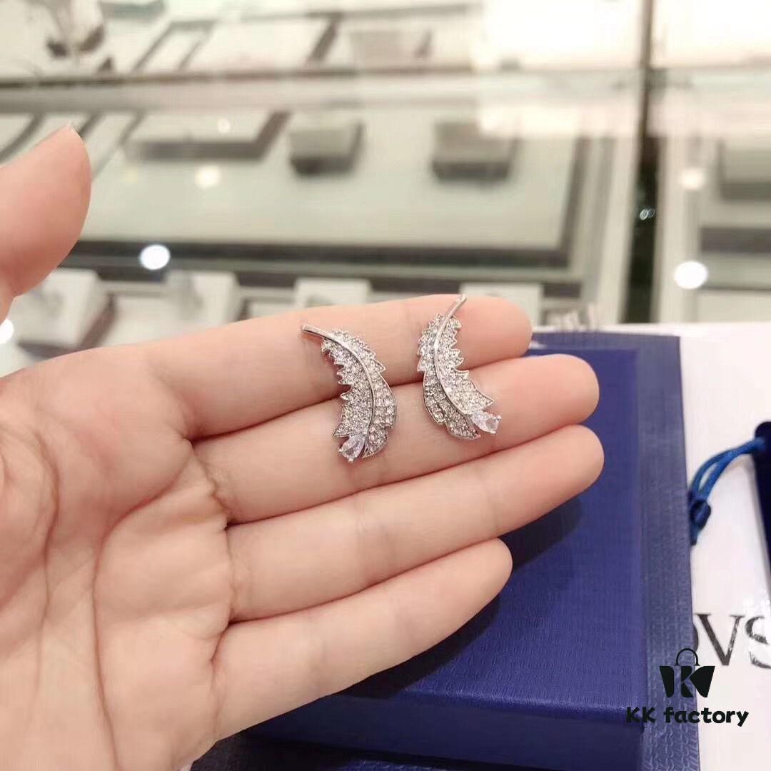 Swarovski New Arrival, Very Ethereal Design, Alloy Material with Swarovski Crystals, Handle with Care for Maintenance